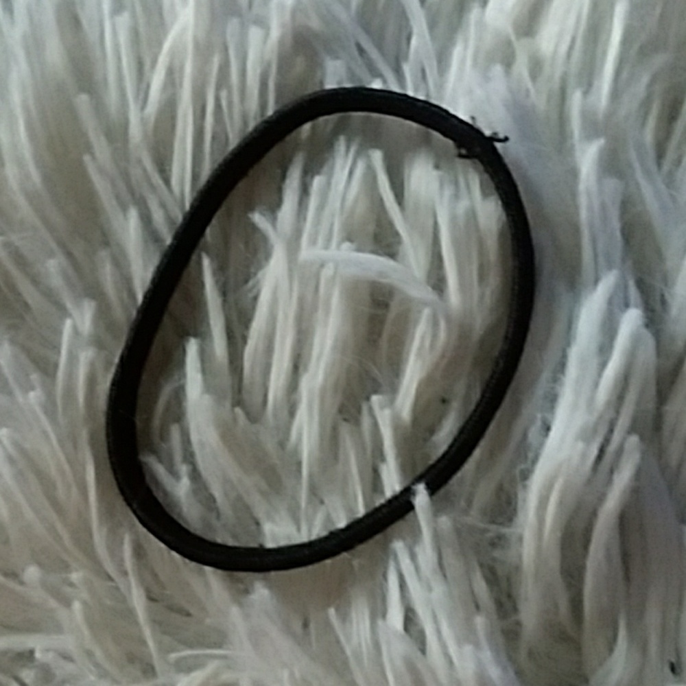 Hair tie